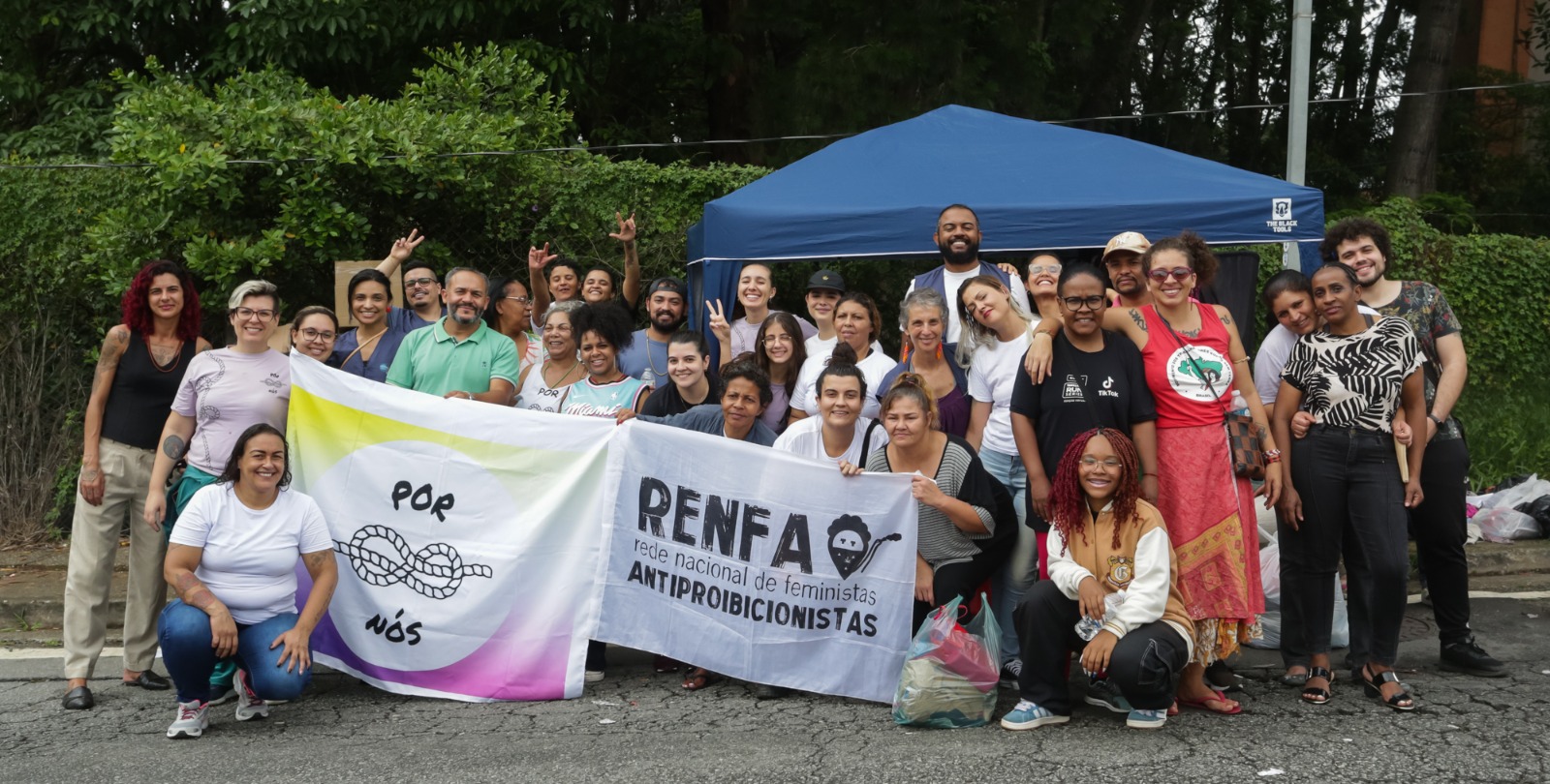 Membros do coletivo chamado "Por nós"